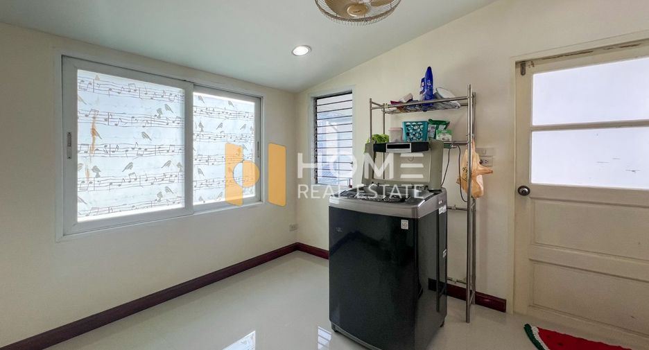 Haus zum Kauf mit 4 Zimmer in Bang Khen, Bangkok