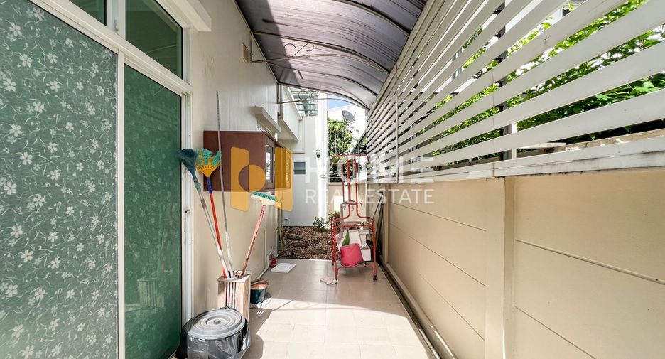 Haus zum Kauf mit 4 Zimmer in Bang Khen, Bangkok
