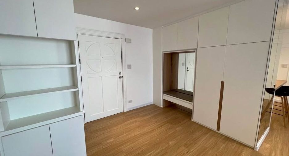 For rent 2 bedrooms condo in Bang Kho Laem, Bangkok