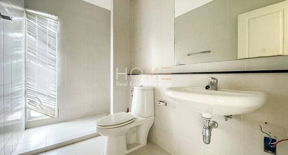 Casa adosada en venta de 3 habitaciones en Suan Luang, Bangkok