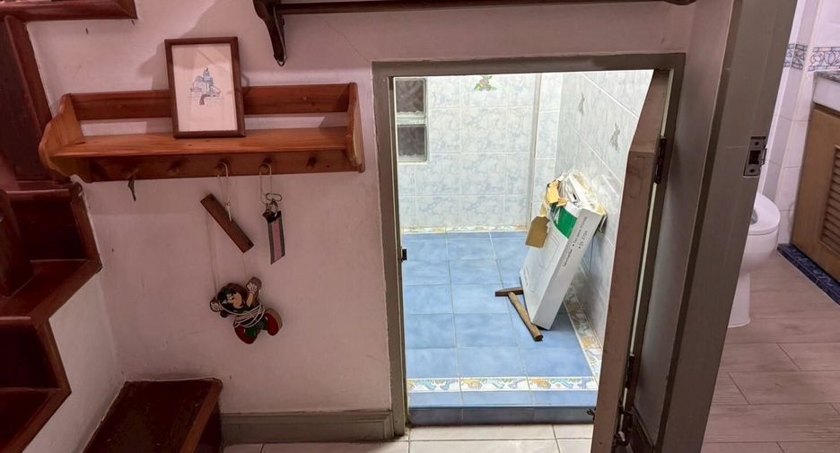 For sale 4 bedrooms house in Mueang Chon Buri, Chonburi