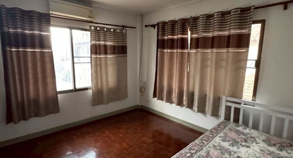 For sale 4 bedrooms house in Mueang Chon Buri, Chonburi
