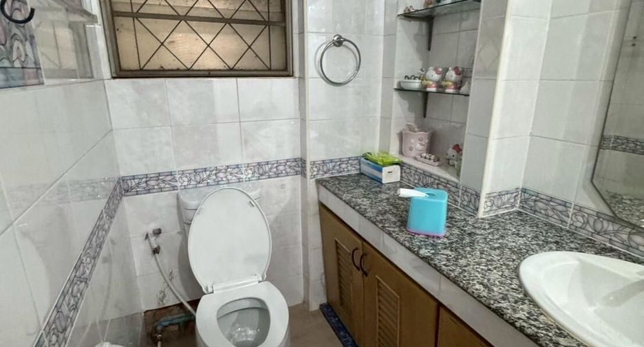 For sale 4 bedrooms house in Mueang Chon Buri, Chonburi