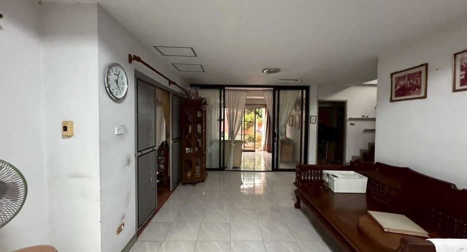 For sale 4 bedrooms house in Mueang Chon Buri, Chonburi