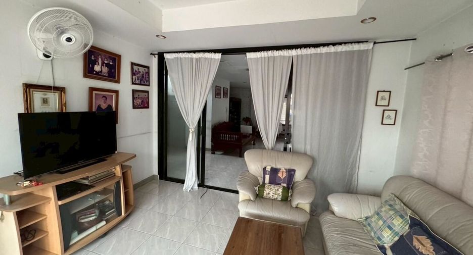 For sale 4 bedrooms house in Mueang Chon Buri, Chonburi