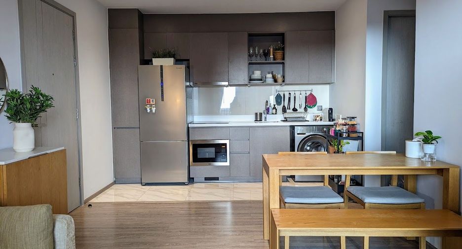 For rent 2 bedrooms condo in Watthana, Bangkok