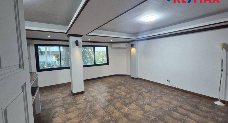 For sale 8 bedrooms house in Sattahip, Chonburi