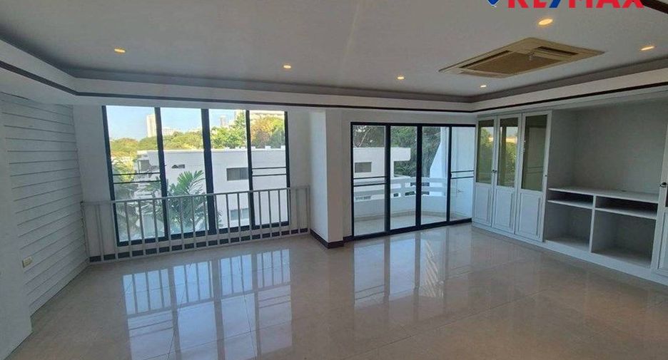 For sale 8 bedrooms house in Sattahip, Chonburi