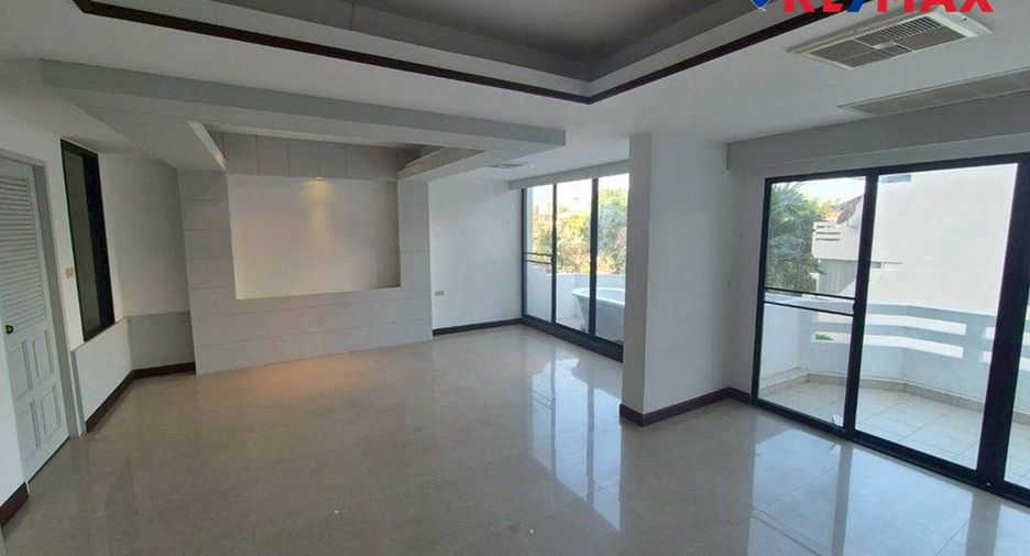 For sale 8 bedrooms house in Sattahip, Chonburi