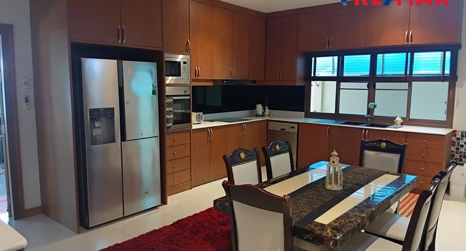出售 4 卧室 独立屋 在 Bang Lamung, Chon Buri