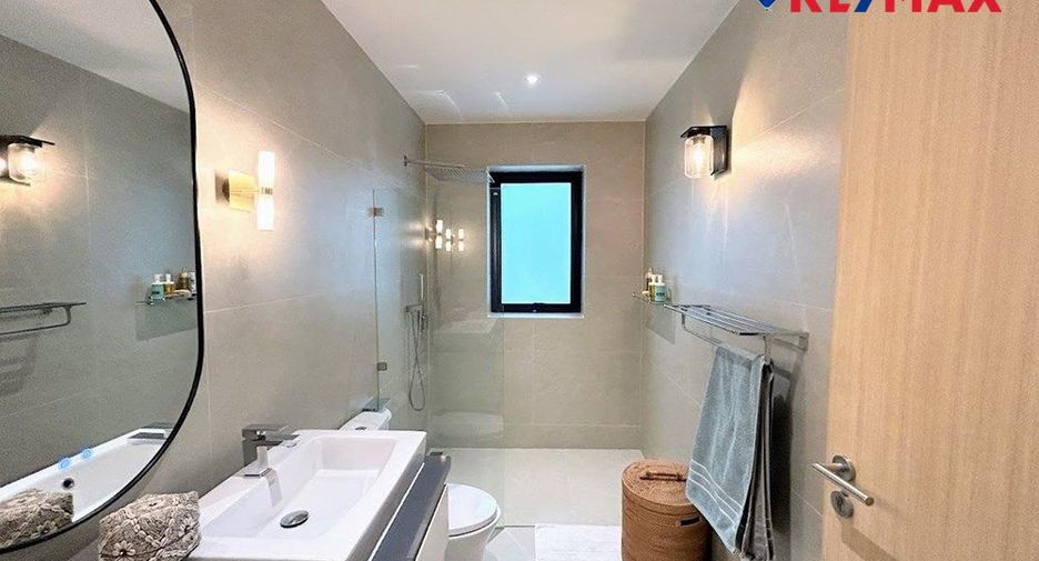 For sale 4 bedrooms house in Bang Lamung, Chonburi
