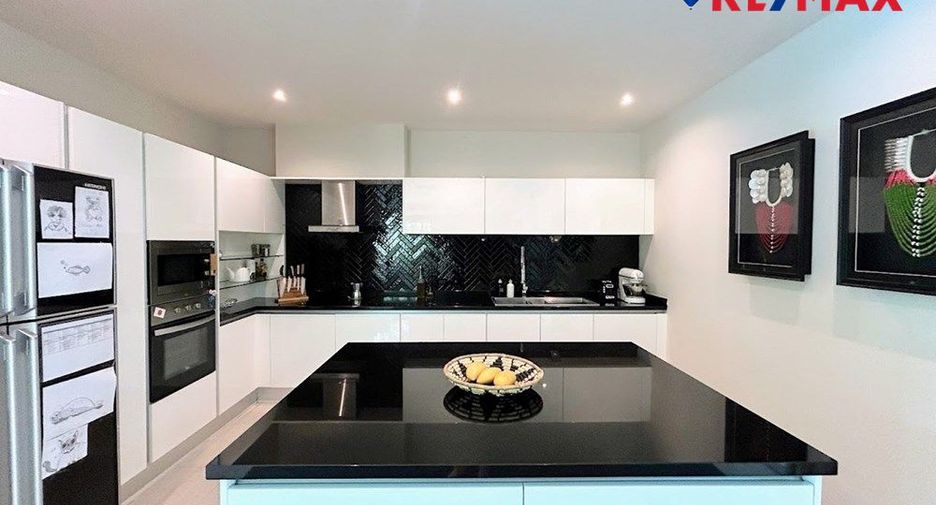 For sale 4 bedrooms house in Bang Lamung, Chonburi