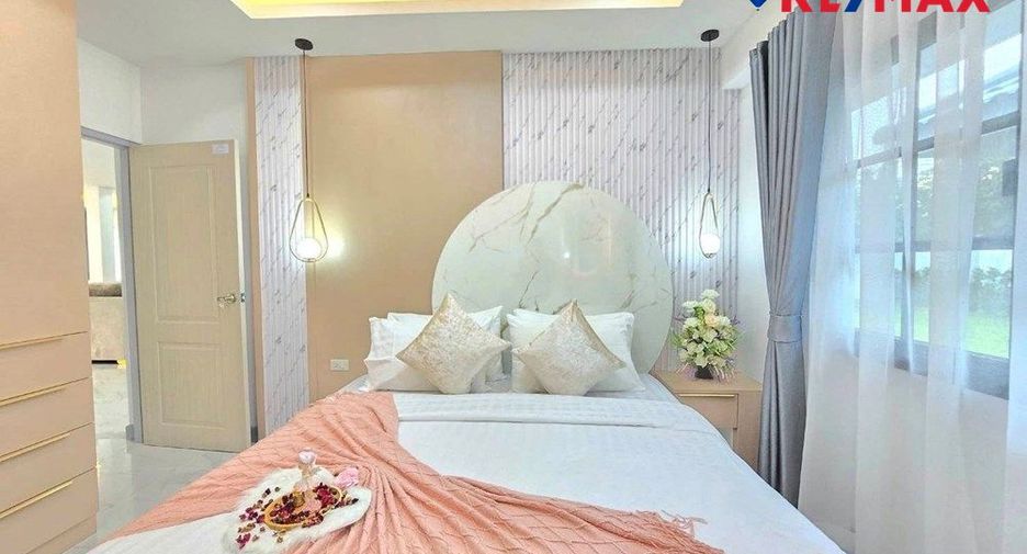 For sale 4 bedrooms house in Sattahip, Chonburi