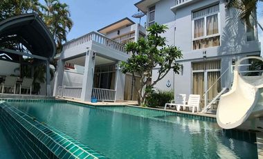 For rent そして for sale 4 ベッドルーム villa in Sattahip, Chonburi