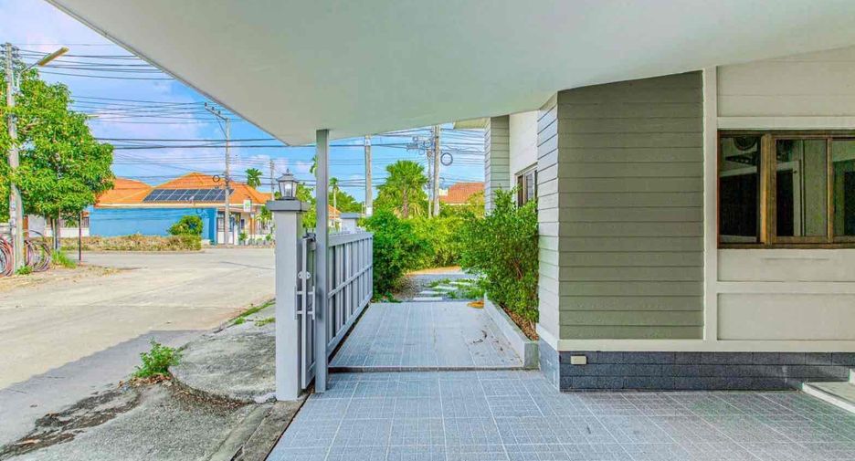 For rent 4 bedrooms house in Mueang Phuket, Phuket