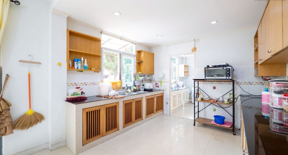 For sale 4 ベッドルーム house in Lam Luk Ka, Pathum Thani