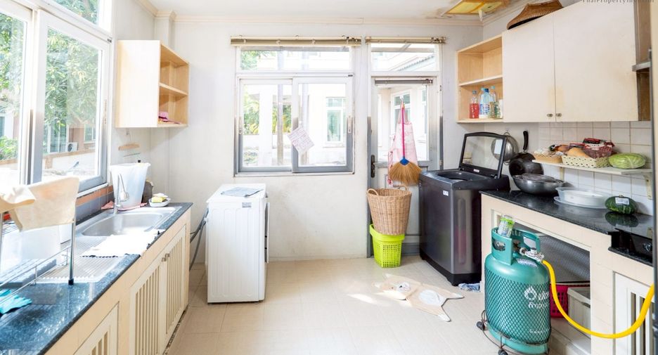 For sale 4 ベッドルーム house in Lam Luk Ka, Pathum Thani