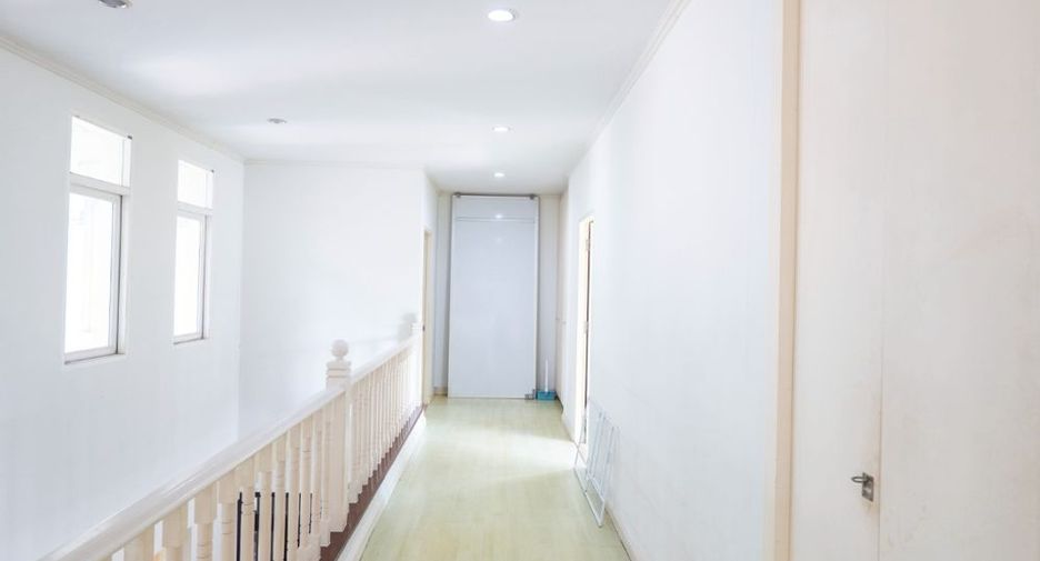 For sale 4 ベッドルーム house in Lam Luk Ka, Pathum Thani