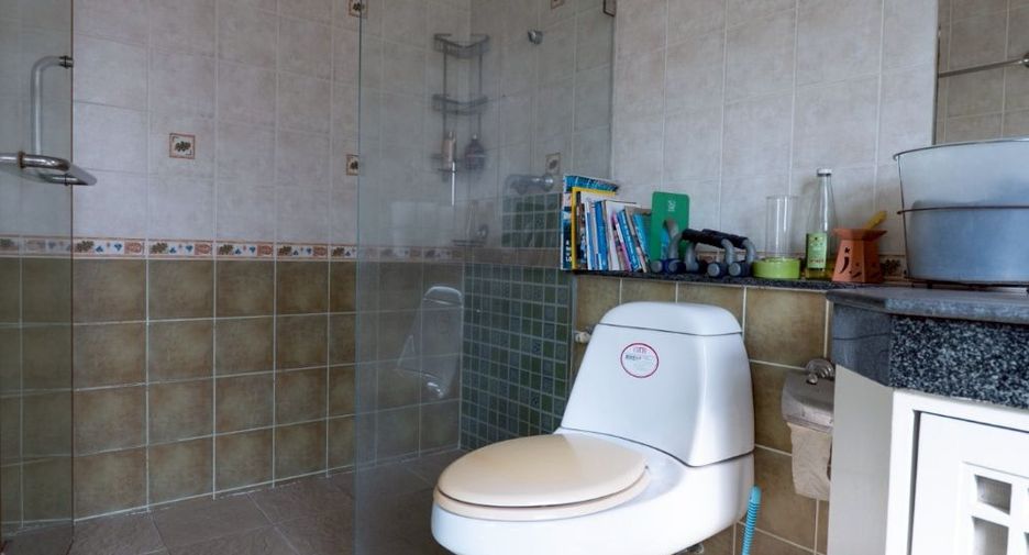 For sale 4 ベッドルーム house in Lam Luk Ka, Pathum Thani