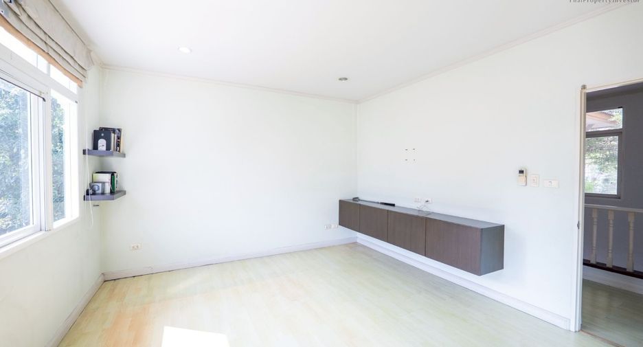 For sale 4 ベッドルーム house in Lam Luk Ka, Pathum Thani