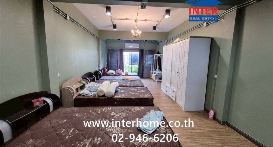 For sale 3 bedrooms retail Space in Khan Na Yao, Bangkok