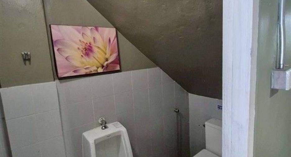 For sale 3 bedrooms retail Space in Khan Na Yao, Bangkok