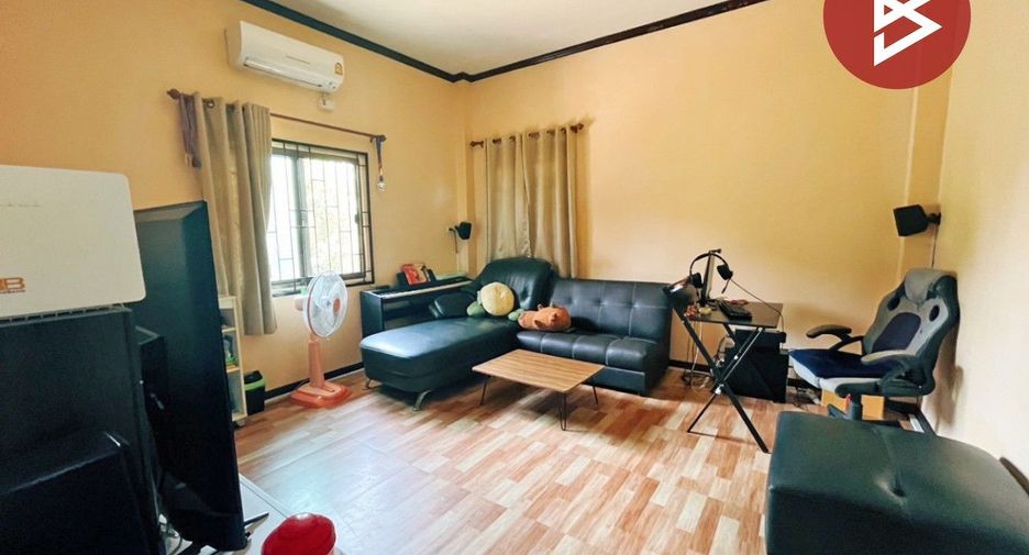 For sale 4 bedrooms house in Mueang Chai Nat, Chainat
