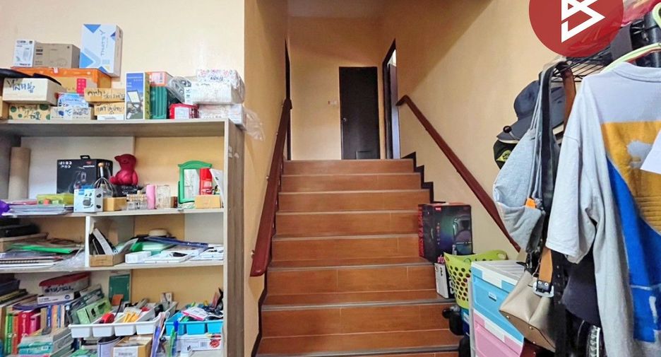 For sale 4 bedrooms house in Mueang Chai Nat, Chainat