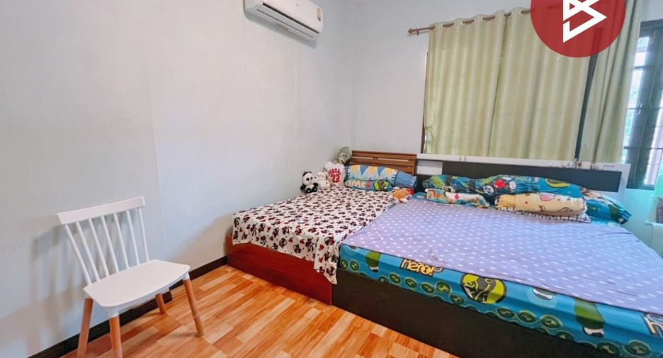 For sale 4 bedrooms house in Mueang Chai Nat, Chainat