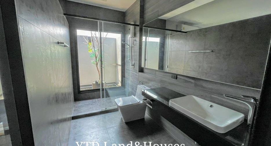 Casa en alquiler de 3 habitaciones en Bang Phli, Samut Prakan
