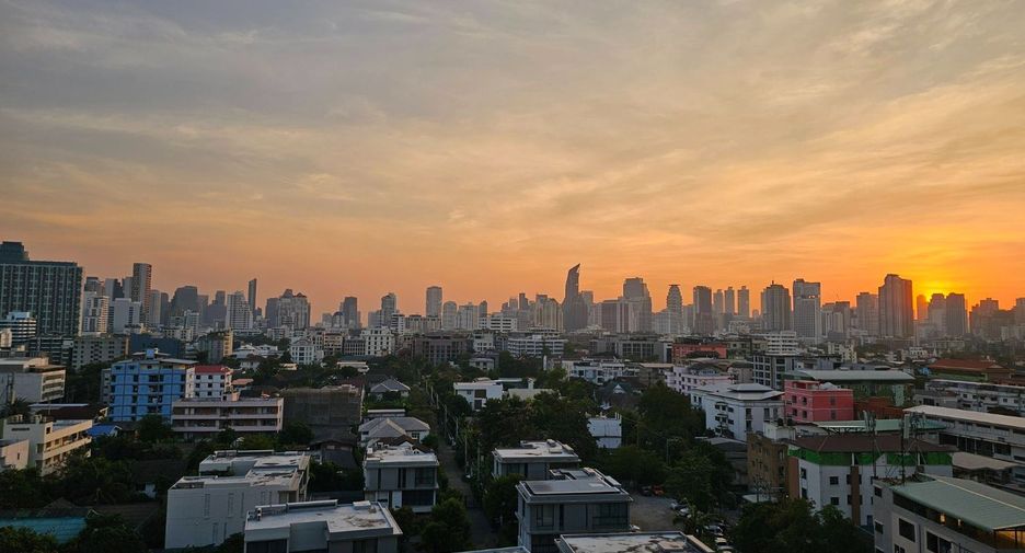 For rent 1 bed condo in Watthana, Bangkok