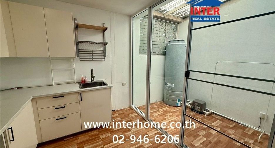 For sale 3 bedrooms townhouse in Sai Mai, Bangkok