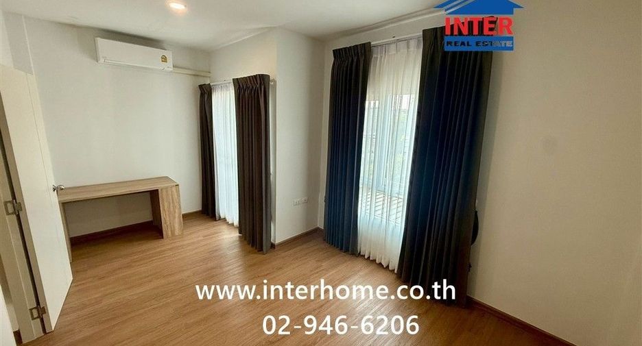 For sale 3 bedrooms townhouse in Sai Mai, Bangkok
