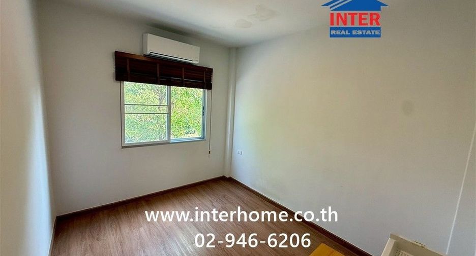 For sale 3 bedrooms townhouse in Sai Mai, Bangkok