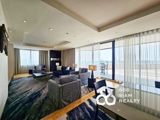 For rent 3 bedrooms serviced apartment in Khlong Toei, Bangkok
