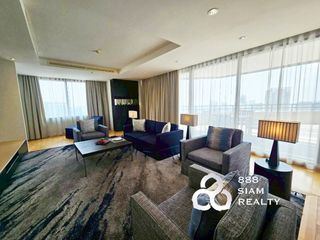 For rent 3 bedrooms serviced apartment in Khlong Toei, Bangkok