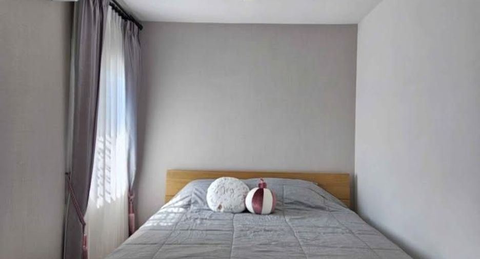 For rent 4 bedrooms townhouse in Mueang Chiang Mai, Chiang Mai