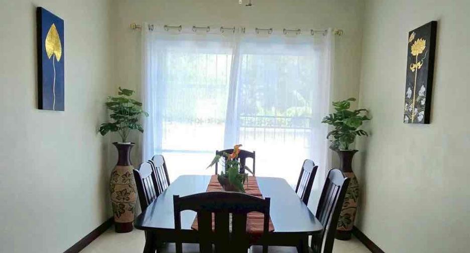 Villa en alquiler de 3 habitaciones en Bang Lamung, Chonburi