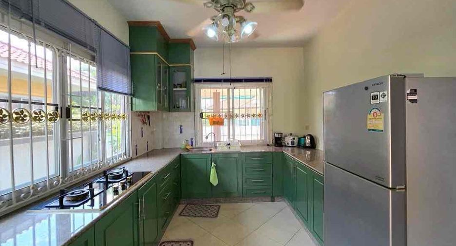 Villa en alquiler de 3 habitaciones en Bang Lamung, Chonburi