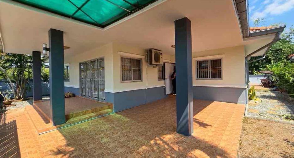 Villa en alquiler de 3 habitaciones en Bang Lamung, Chonburi