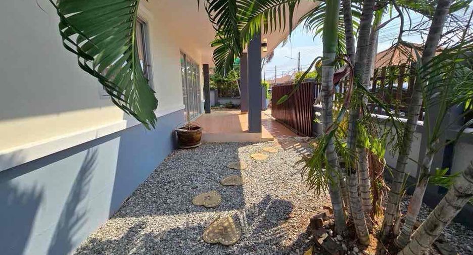 Villa en alquiler de 3 habitaciones en Bang Lamung, Chonburi