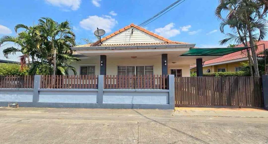 Villa en alquiler de 3 habitaciones en Bang Lamung, Chonburi
