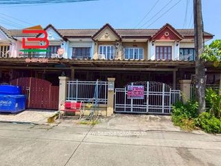 出租 3 卧室 联排别墅 在 Khlong Sam Wa, 曼谷