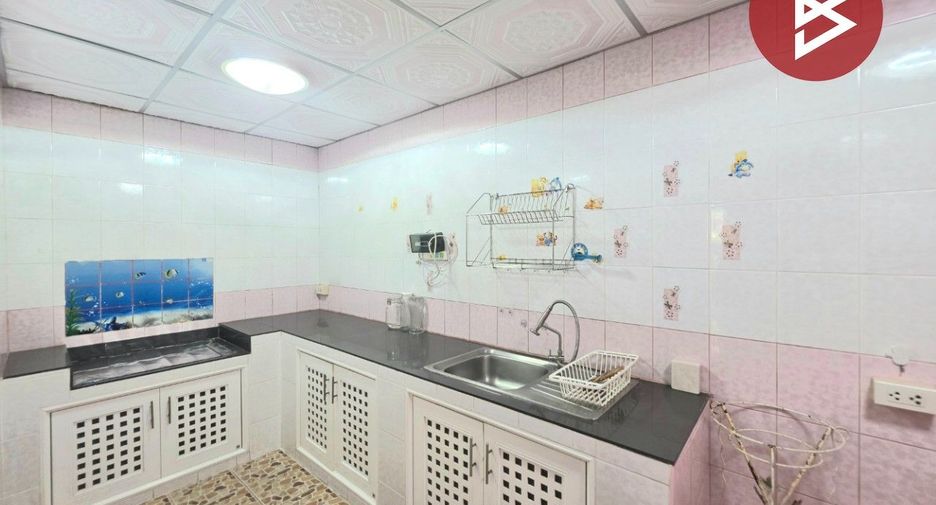 For sale 3 bedrooms townhouse in Mueang Samut Prakan, Samut Prakan