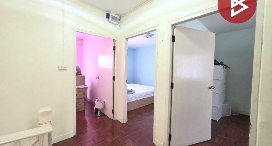 For sale 3 bedrooms townhouse in Mueang Samut Prakan, Samut Prakan