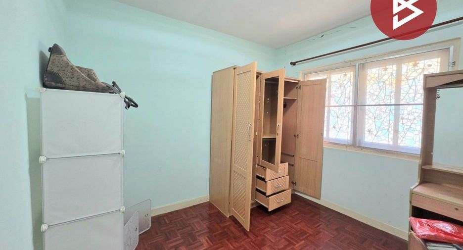For sale 3 bedrooms townhouse in Mueang Samut Prakan, Samut Prakan