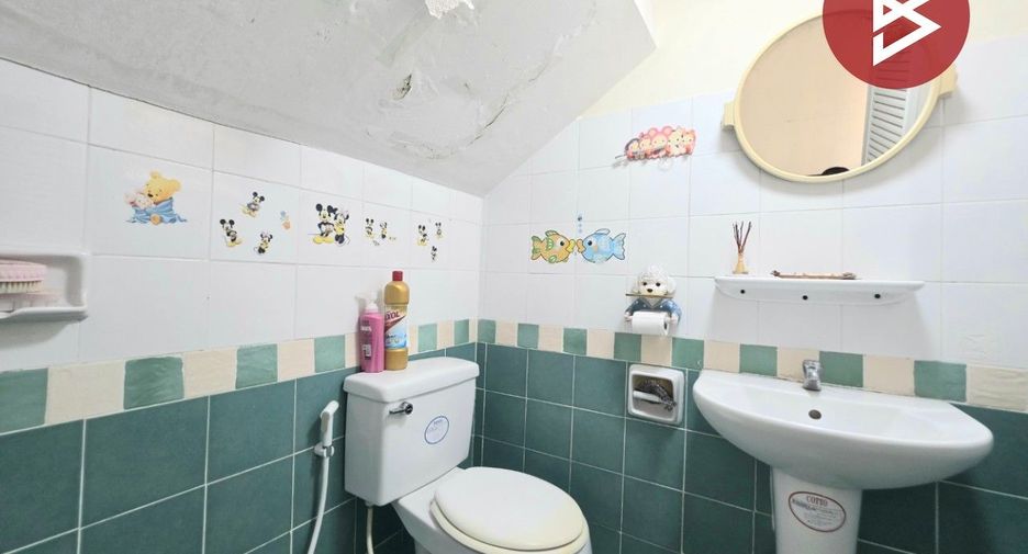 For sale 3 bedrooms townhouse in Mueang Samut Prakan, Samut Prakan