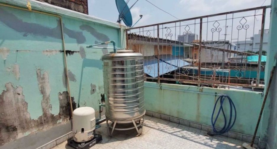 Local comercial en venta de 3 habitaciones en Phasi Charoen, Bangkok
