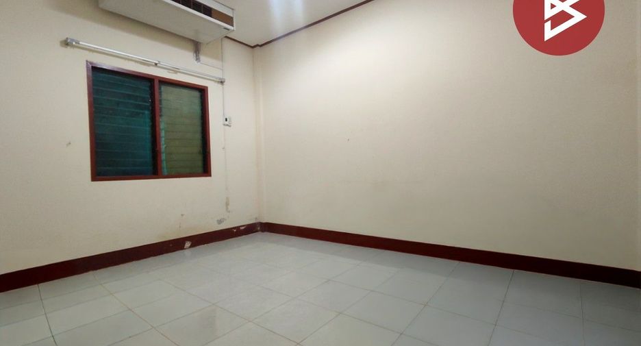 For sale 2 bedrooms townhouse in Mueang Chachoengsao, Chachoengsao