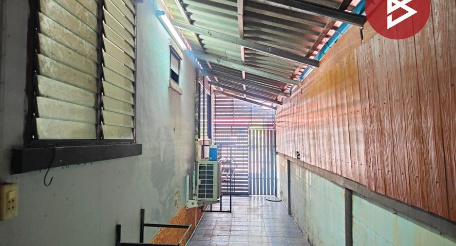 For sale 2 bedrooms townhouse in Mueang Chachoengsao, Chachoengsao